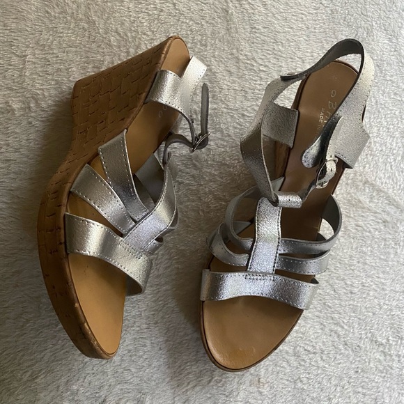 Sandals 👡 - Picture 1 of 5